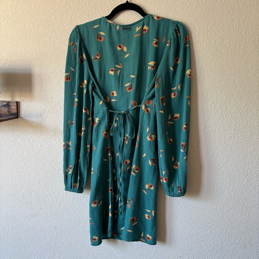 Billabong Green Long Sleeve Dress - Picture 3 of 6